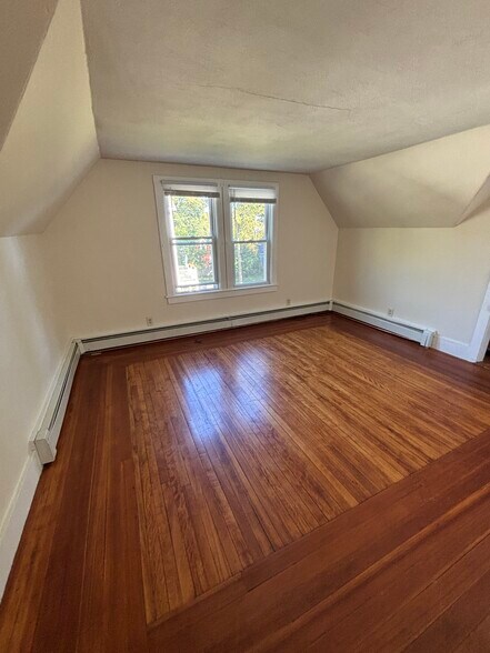 bedroom - 262 Pleasant St