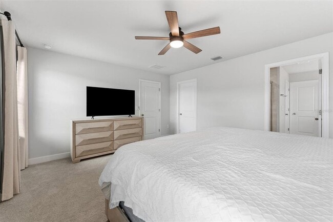 Building Photo - 14031 Crimson Ave