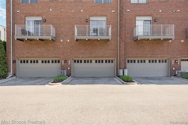 Building Photo - 420 Lewis Ct