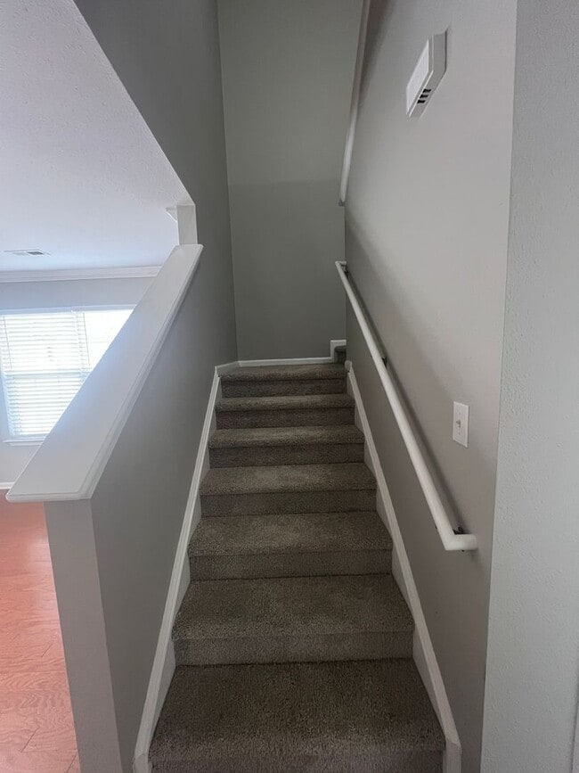 Building Photo - Charlotte Home for Rent (4 beds, 2.5 Baths)