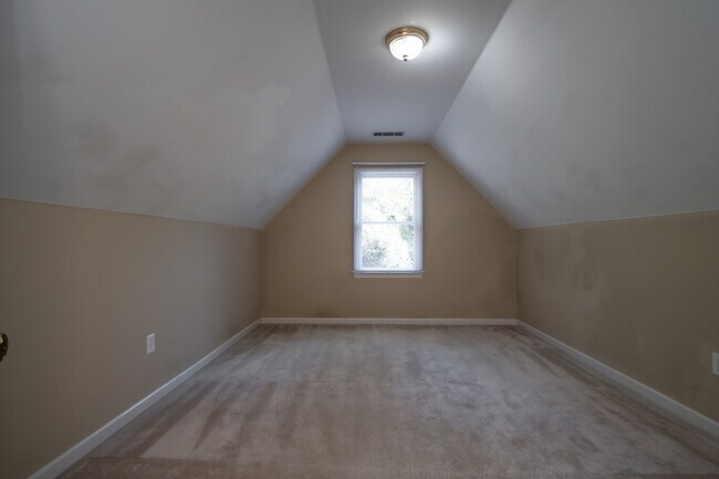 Building Photo - 119 Spring Lake Dr