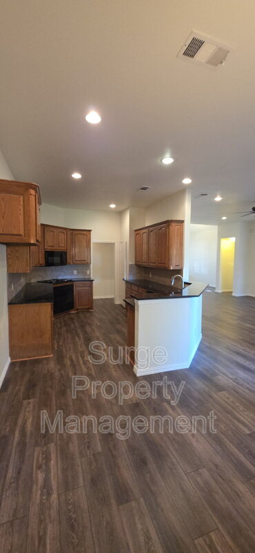 Building Photo - 629 Dorchester Dr