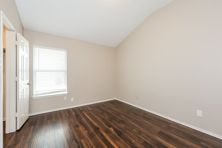 Building Photo - 7312 Moon Ridge Ct