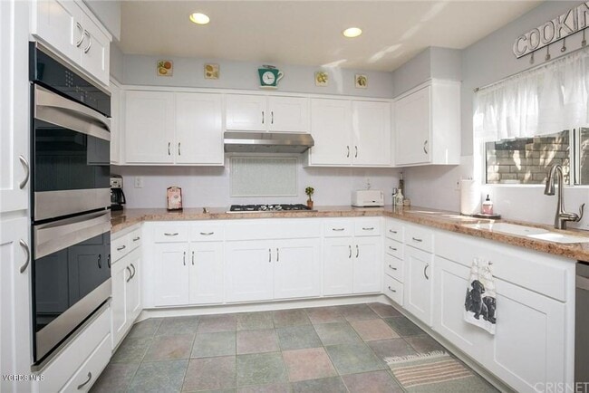Building Photo - 5061 Blackpool Ave