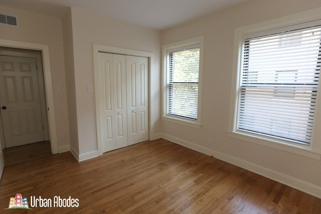 Building Photo - 4036 Ashland N Ave