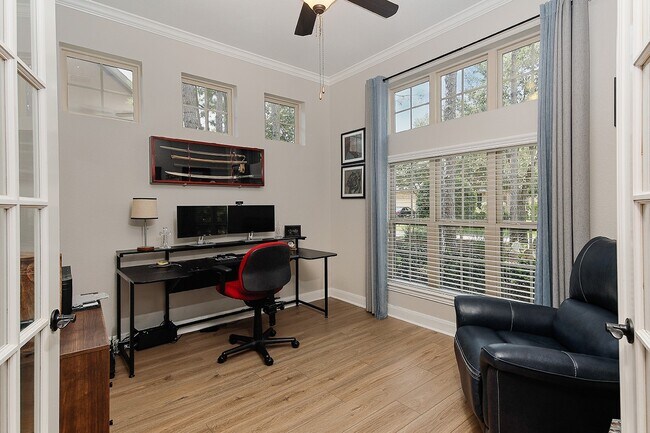 Building Photo - 47 Canoe Bend Dr
