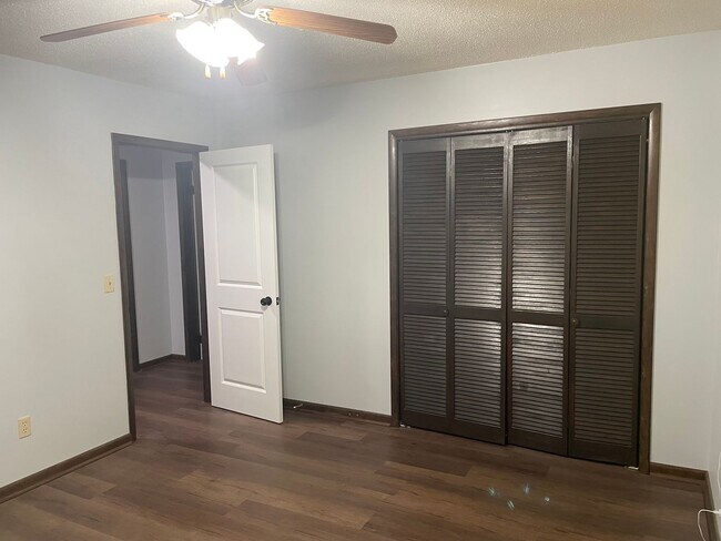 Building Photo - 3/2 updated home on huge lot in Luverne