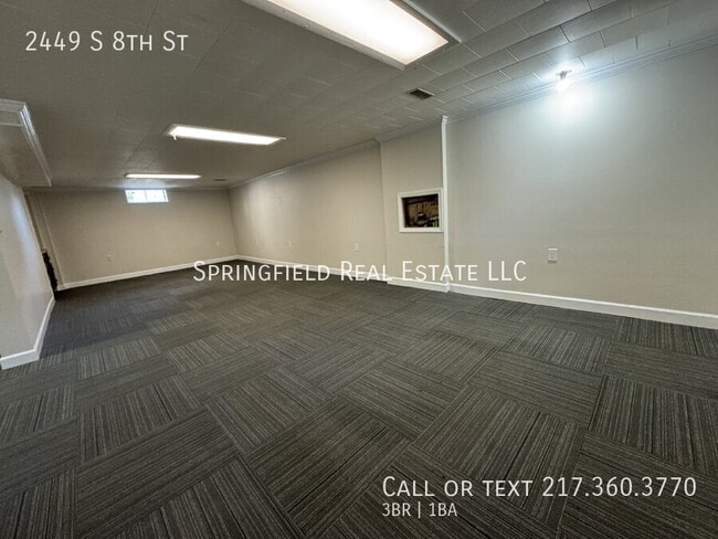 Building Photo - 2449 S 8th St