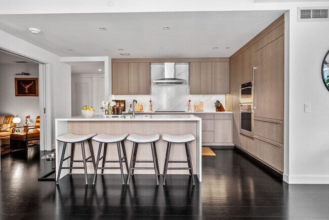 Building Photo - 150 Seaport Blvd