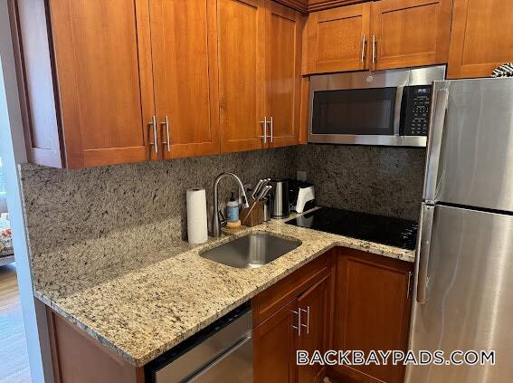 Building Photo - 429 Marlborough St