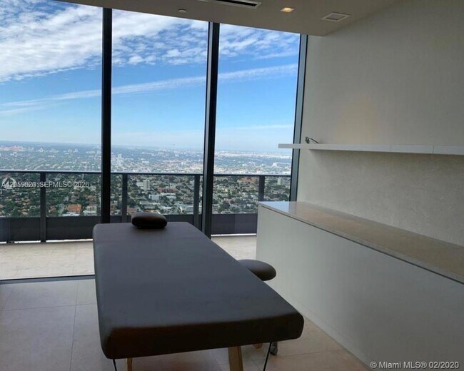 Building Photo - 1000 Brickell Plaza