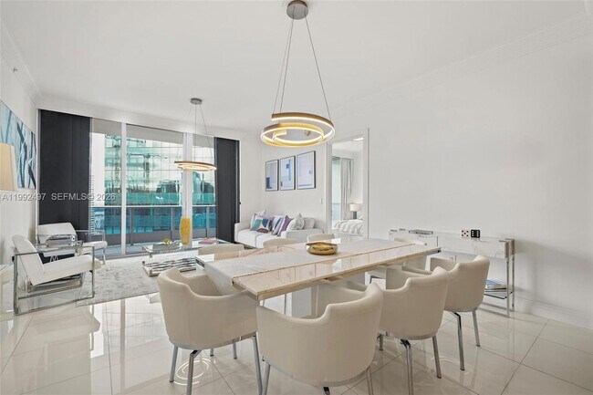 Building Photo - 200 Biscayne Blvd Way