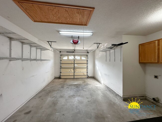 Building Photo - Spacious 3-Bedroom Home in FWB in between Eglin & Hurlburt Bases!