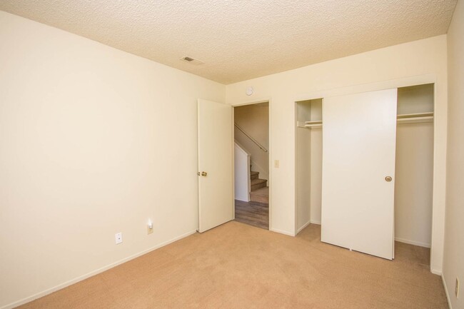 Building Photo - 3BR/2Bath Cozy home within Quail Ridge Com...