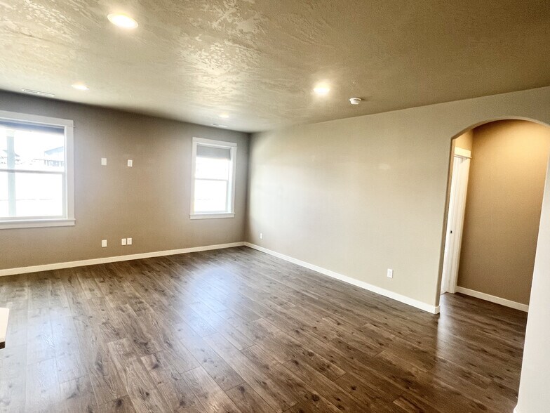 Building Photo - 2395 Chelan St