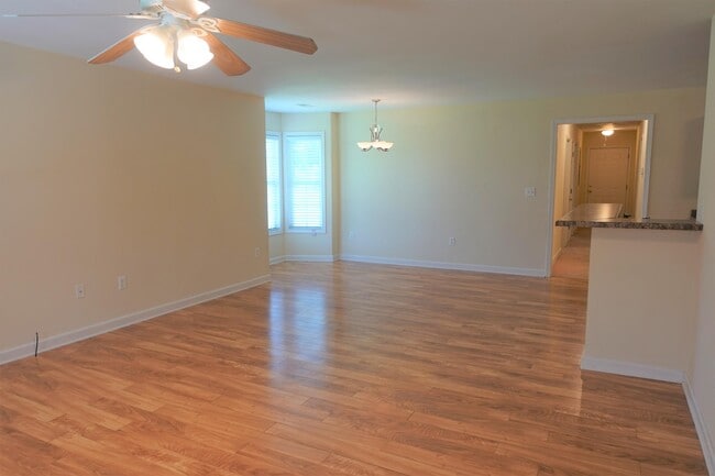 Building Photo - 129 River Oaks Cir