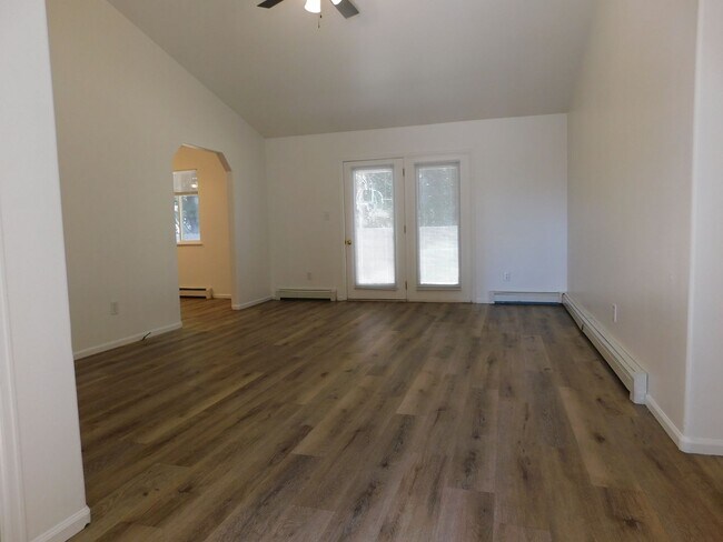 Building Photo - Spacious Home in N Grand Junction