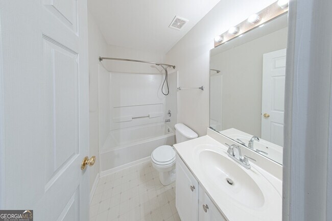 Building Photo - 3423 Lathenview Ct