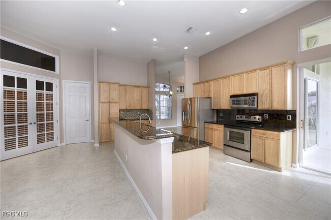 Building Photo - 522 SE 13th St