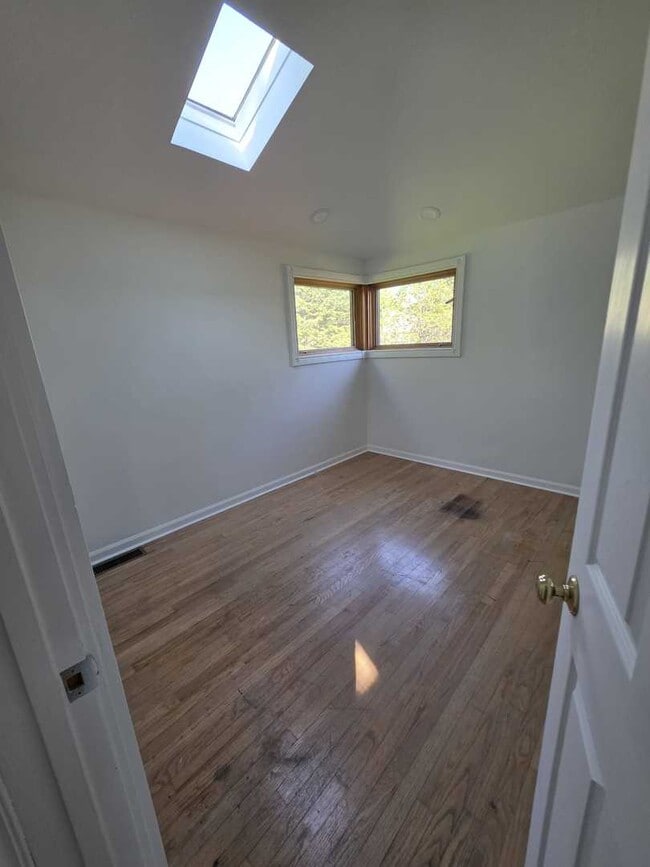 Building Photo - 20831 Maple Ct