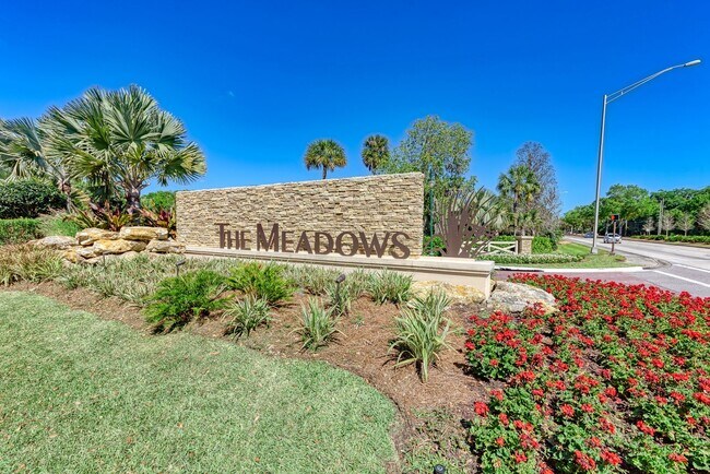 Building Photo - Welcome to your Heatherwood Heaven
