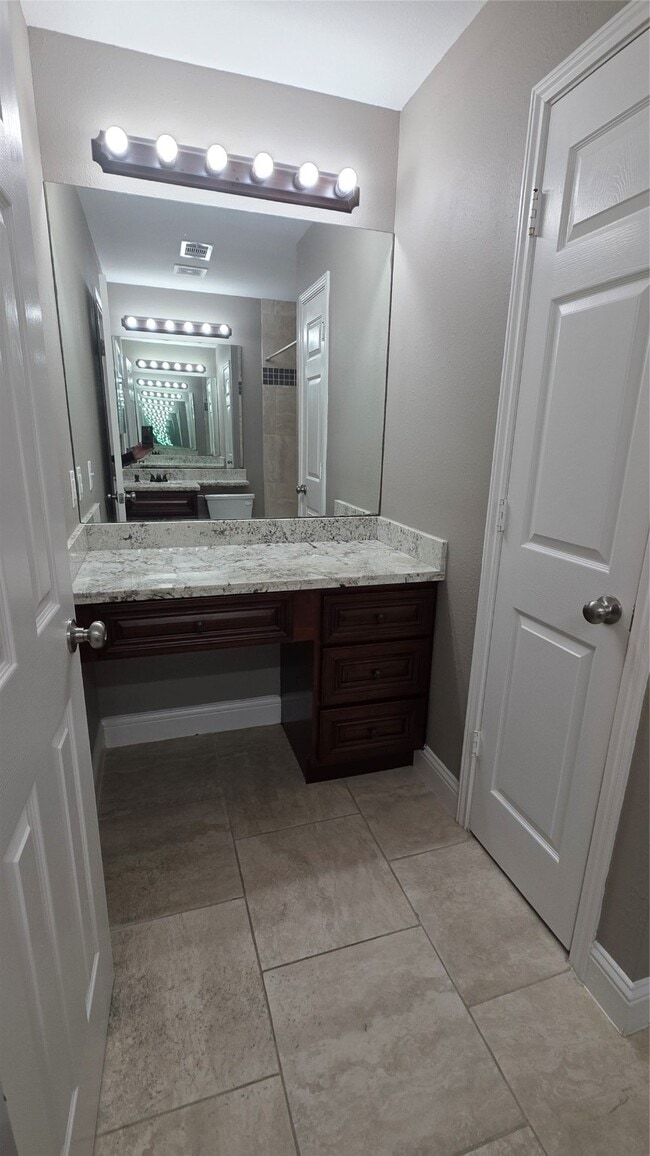 Building Photo - 3210 Bishopton St