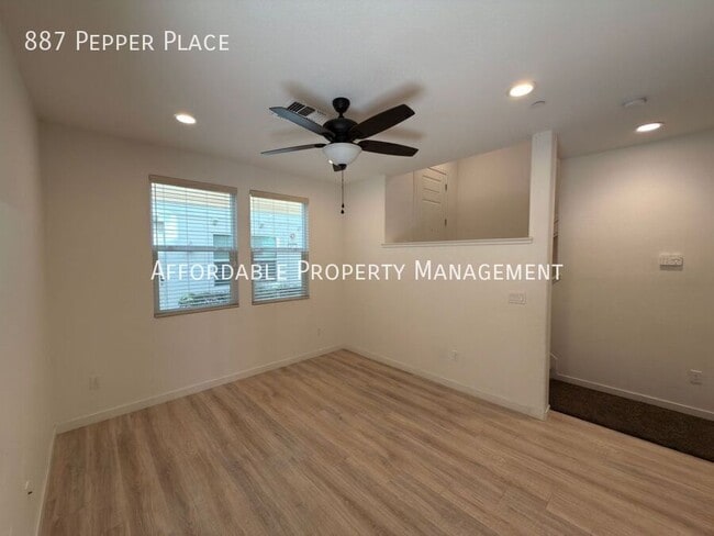 Building Photo - 887 Pepper Pl
