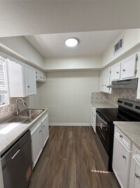 Building Photo - 503 Park Ln