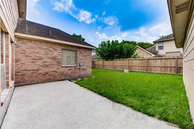 Building Photo - 15206 Garett Green Cir