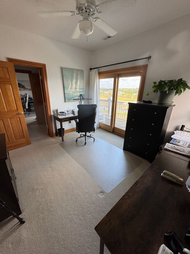 Building Photo - Top Floor Condo with Stunning Sound Views