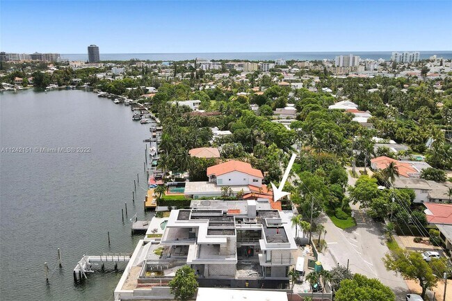 Building Photo - 1411 N Biscayne Point Rd