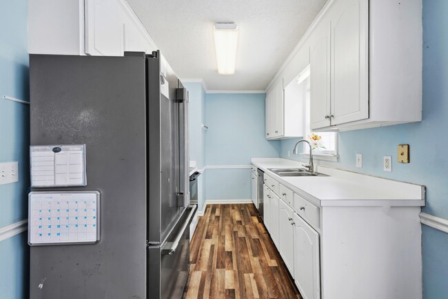 Building Photo - 105 Twin Creeks Dr