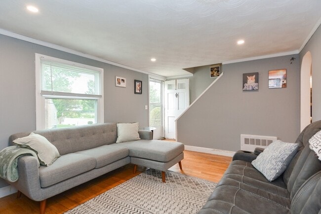 Building Photo - 8 Roberts Rd