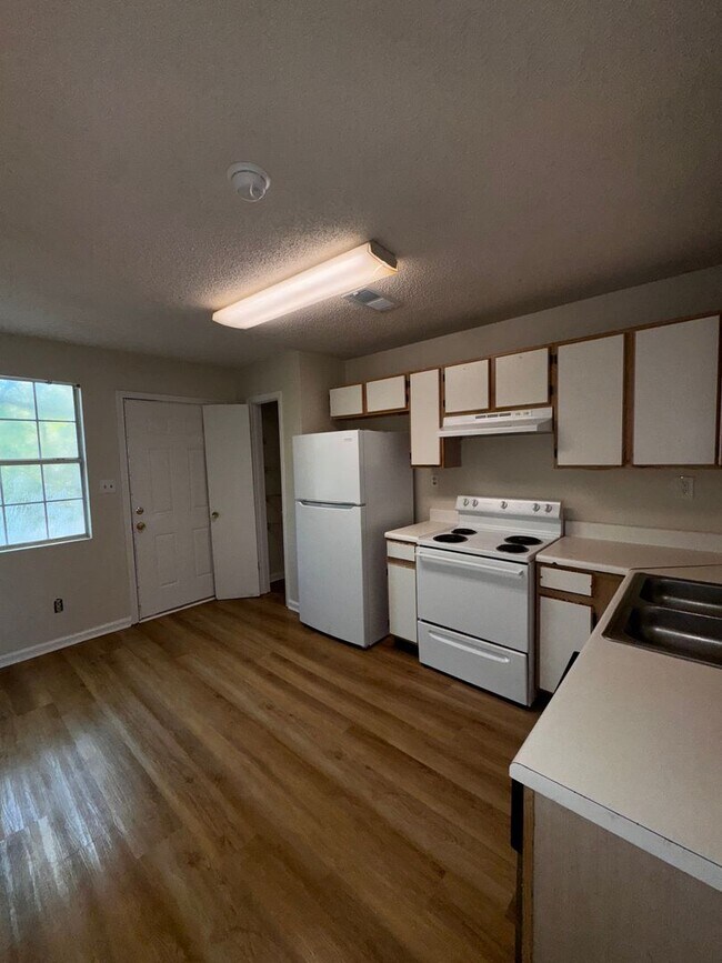 Building Photo - 582 Green Gable Ct