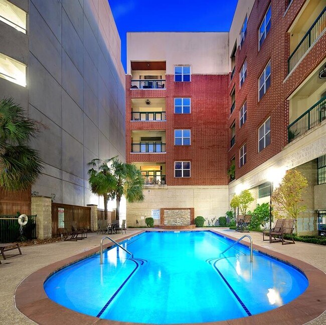 Building Photo - 300 St Joseph Pkwy