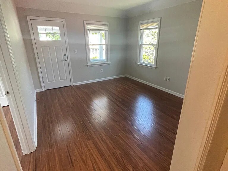 Building Photo - 4 Willoughby St