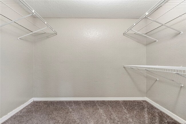 Building Photo - 932 S Curtis Ave