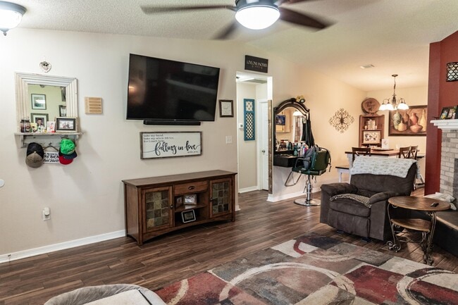 Building Photo - 309 Adams Dr