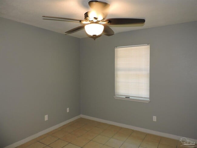 Building Photo - 5084 Yacht Harbor Dr