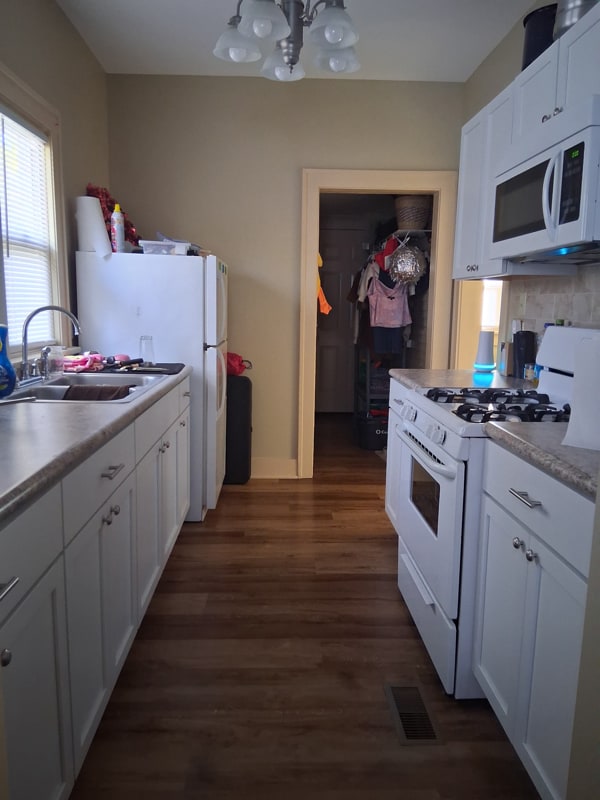 Building Photo - 148 S Edwards Ave