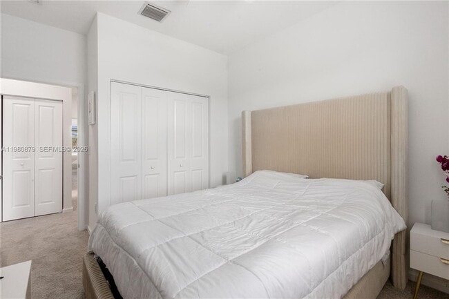 Building Photo - 4820 Longwood Lake Sq