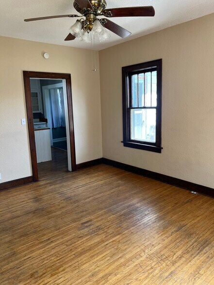 Building Photo - 524 Avenue D