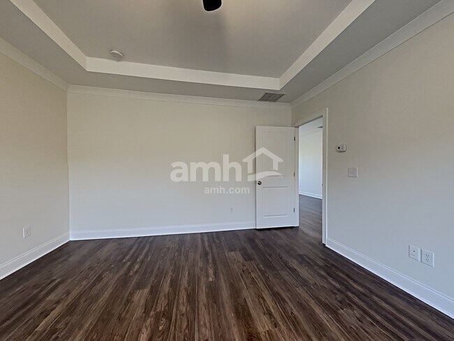 Building Photo - 5760 Arbor Green Cir