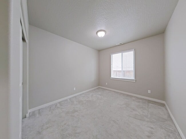 Building Photo - Modern 3 Bedroom House ~ NW Albany ~ Dog F...