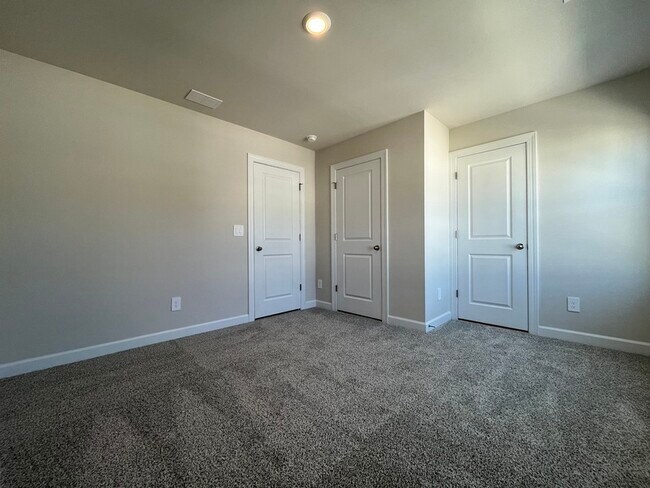 Building Photo - 1716 Braemar Vlg Dr