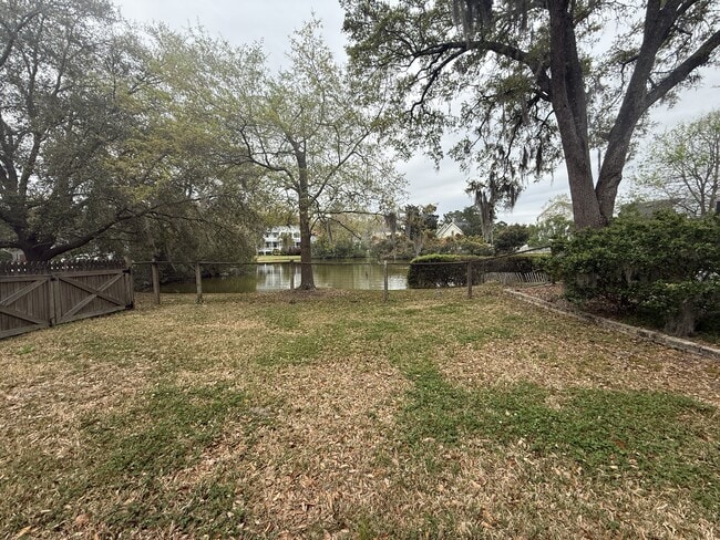 Building Photo - 101 Patrick Dr