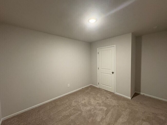 Building Photo - Charming 4-Bedroom Home with Spacious Livi...