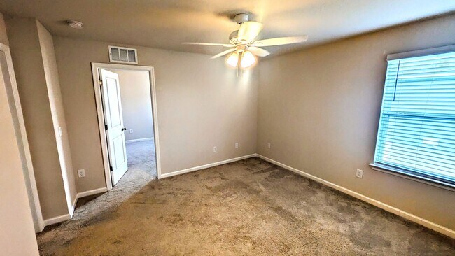 Building Photo - Annual UNfurnished NEW 4/ 2 1/2 home off S...