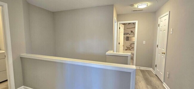 Building Photo - 3611 Gainesway Trace