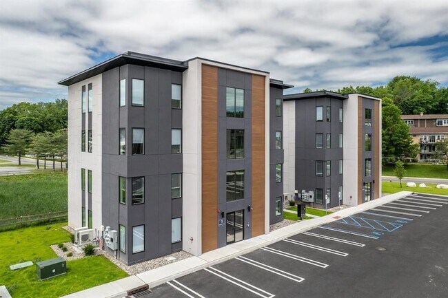 Building Photo - 1 Meadows Ln
